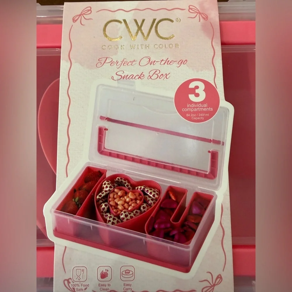 NWT Cook with Color on-the- go Snack box- I heart you- Valentine’s Day